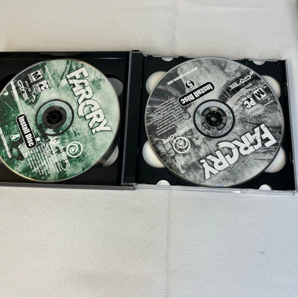 Far Cry (PC, 2004 Ubisoft) Multi-Disc Manual Included NTSC-U/C